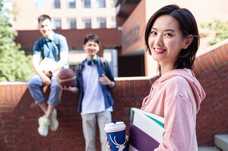 了解青少年健康、愉快及均衡的發展