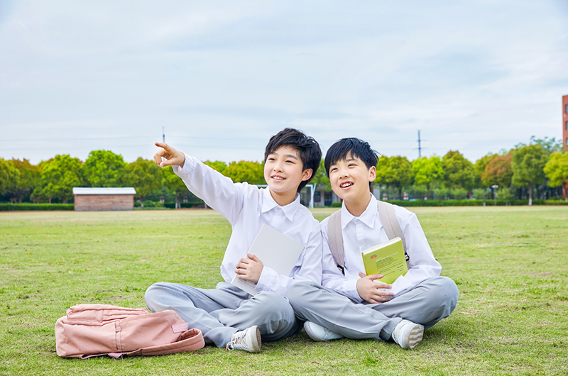 家長應如何促進青少年的健康、愉快及均衡發展